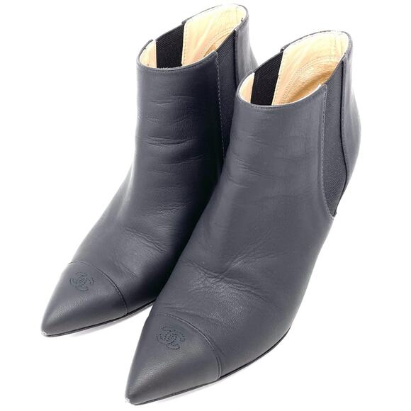 Chanel Black Leather Pointed Toe Wedge Boots w/ Chain Detail 38.5 - Picture 4 of 14